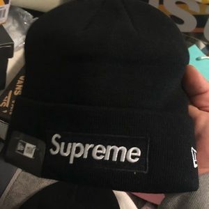 Supreme beanie nwt